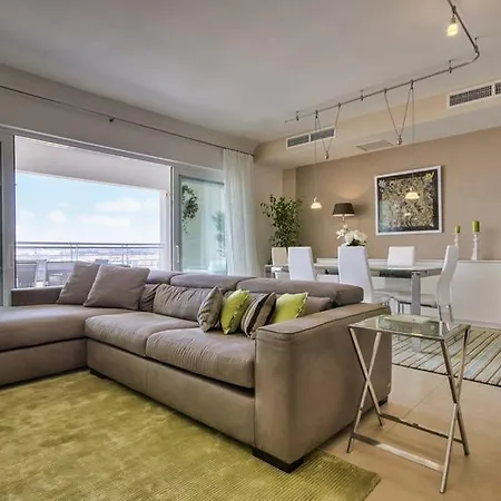 Lägenhet Luxury With Pool And Terrace, Location Sliema