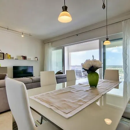 Lägenhet Luxury With Pool And Terrace, Location *