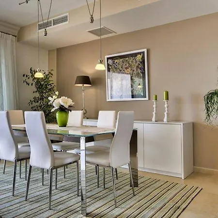 Lägenhet Luxury With Pool And Terrace, Location