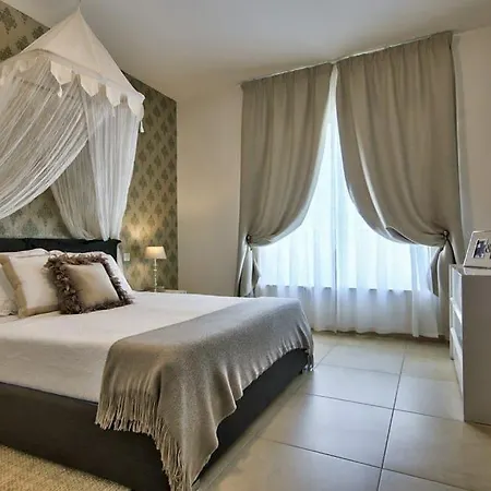 Lägenhet Luxury With Pool And Terrace, Location Sliema