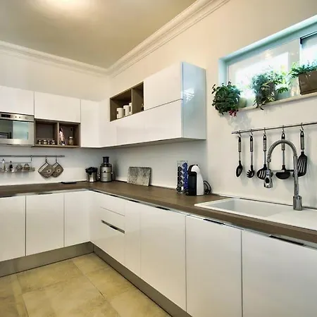 Lägenhet Luxury With Pool And Terrace, Location Sliema