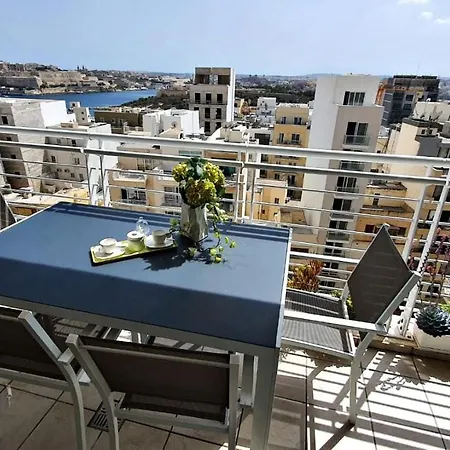 Lägenhet Luxury With Pool And Terrace, Location Sliema