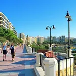 Apartamento Luxury With Pool And Terrace, Location Sliema