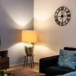 Luxury With Pool And Terrace, Location Apartamento