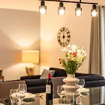 Luxury With Pool And Terrace, Location *
