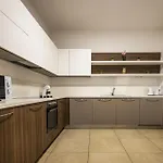 Luxury With Pool And Terrace, Location Apartamento *