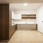 Luxury With Pool And Terrace, Location *