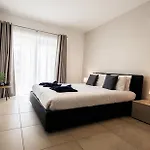 Apartamento Luxury With Pool And Terrace, Location Sliema