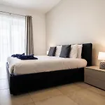 Luxury With Pool And Terrace, Location Sliema