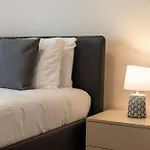 Luxury With Pool And Terrace, Location Apartamento *