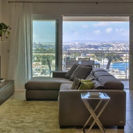 Apartmán Luxury With Pool And Terrace, Location Sliema