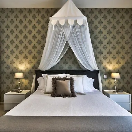 Apartment Luxury With Pool And Terrace, Location *