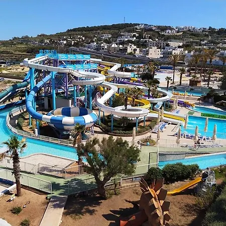 아파트 Luxury With Pool And Terrace, Location *