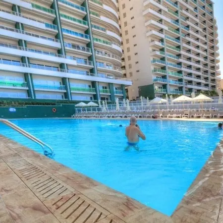 Luxury With Pool And Terrace, Location