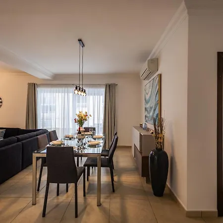 Luxury With Pool And Terrace, Location * Sliema