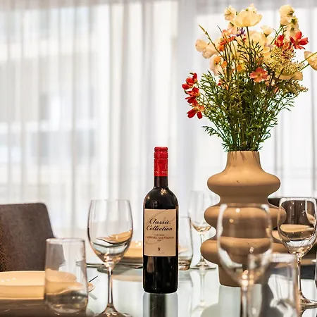 Luxury With Pool And Terrace, Location Sliema