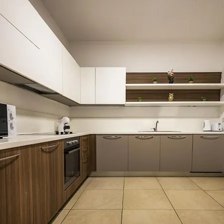 Luxury With Pool And Terrace, Location 아파트 *