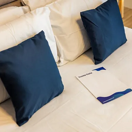 Luxury With Pool And Terrace, Location Apartmán *