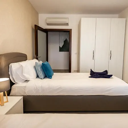 Luxury With Pool And Terrace, Location 아파트