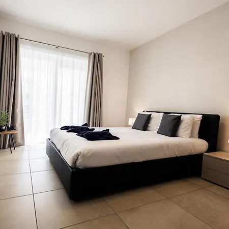 아파트 Luxury With Pool And Terrace, Location 슬리에마