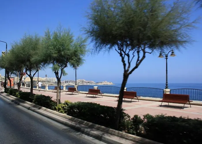 Luxury With Pool And Terrace, Location Apartamento *