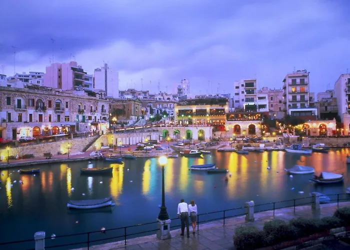 Luxury With Pool And Terrace, Location Sliema