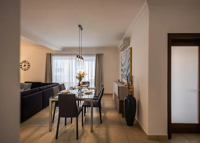 Luxury With Pool And Terrace, Location * Sliema