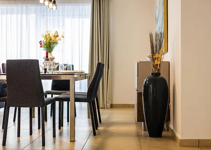 Apartamento Luxury With Pool And Terrace, Location