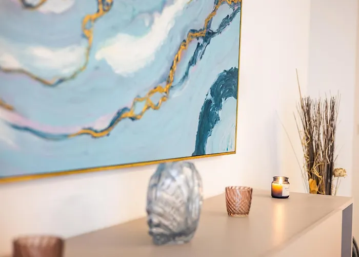 Luxury With Pool And Terrace, Location *