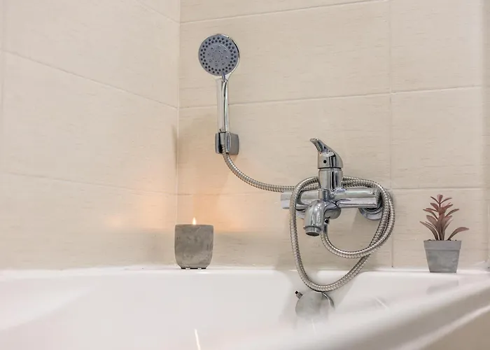 Luxury With Pool And Terrace, Location Apartamento