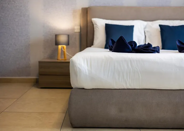 Luxury With Pool And Terrace, Location Apartamento Sliema