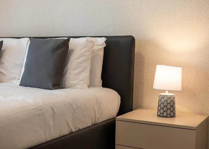 Luxury With Pool And Terrace, Location Apartamento *