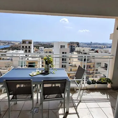 Luxury With Pool And Terrace, Location * Sliema