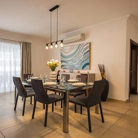 Apartmán Luxury With Pool And Terrace, Location Sliema